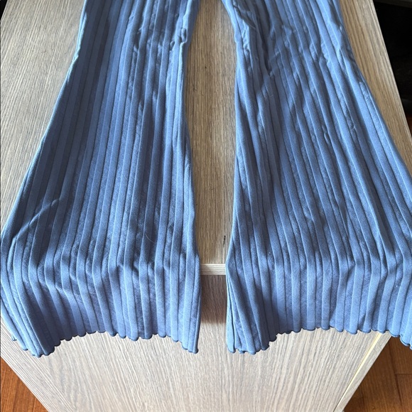 Offline by Aerie Ribbed High Rise Flare Pants – Blue – Size Medium - Picture 5 of 9